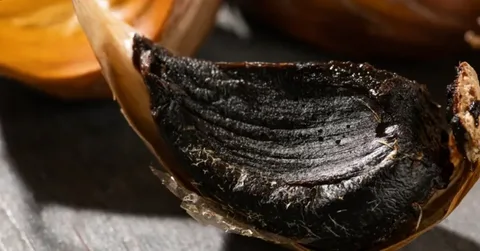 تصویر 1 از سیر سیاه تبریز کبابی با عطر طبیعی